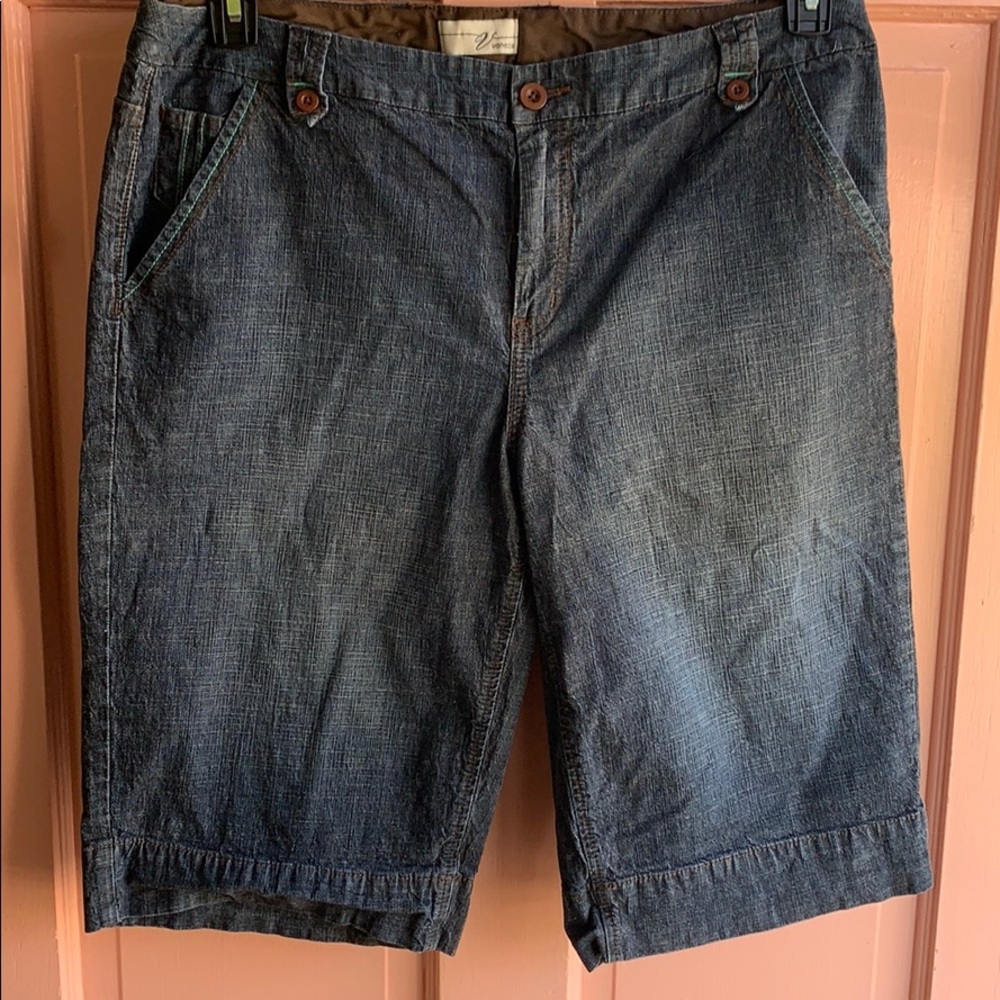 Like new Lane Bryant Venezia Denim Capris sz 20